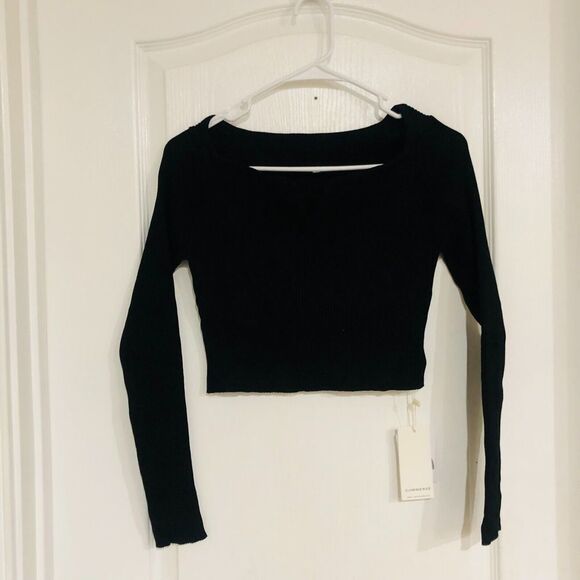 Commense Women's Long Sleeve Crew Neck Crop Shirt Top Black Size Medium NWT - Picture 2 of 6